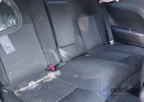 2015 Dodge Challenger R/T z USA, uszkodzony, nr VIN 2C3CDZAT4FH701843